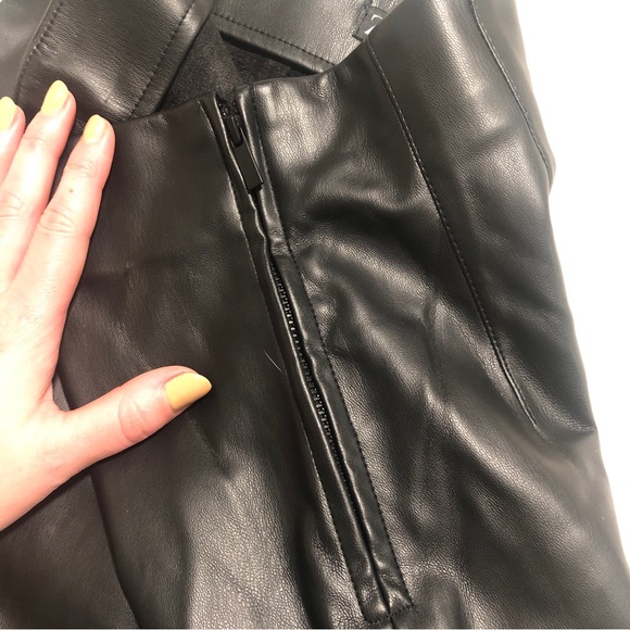 Faux Leather Miniskirt. Perfect condition. XS. Black - Picture 3 of 4